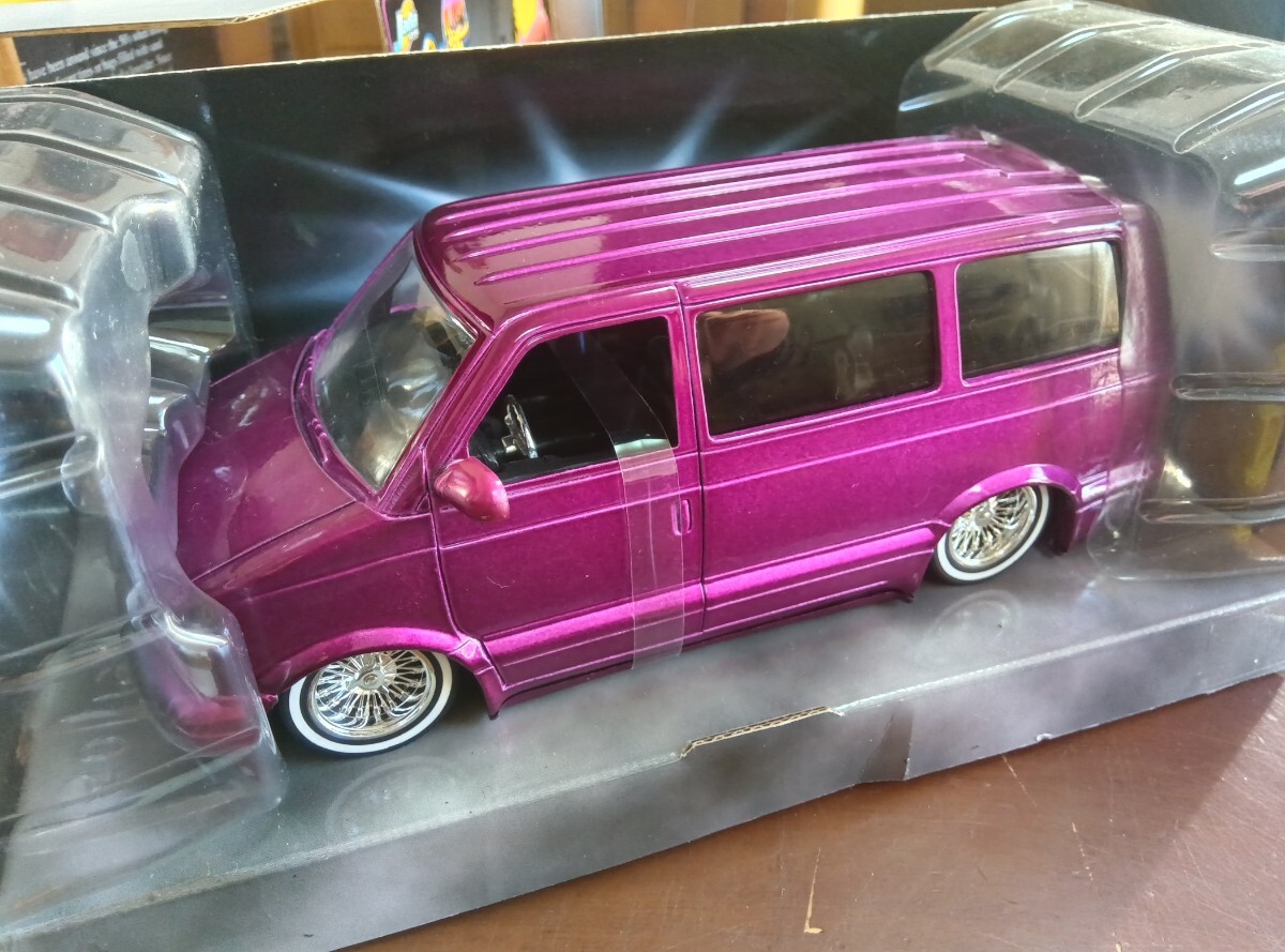 新品】JADA TOYS Street Low 2001 Chevy ASTRO VAN 1/64 シボレー