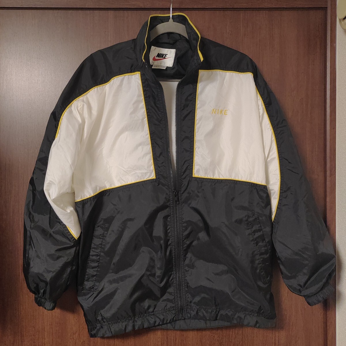 新品】Lサイズ 新品未使用 NIKE ナイキ ウインドブレーカー ジャケット