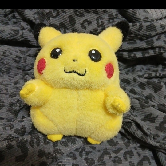 ピカチュウ ぬいぐるみ TOMY おなかを押すと鳴くヨ /トミー ポケモン