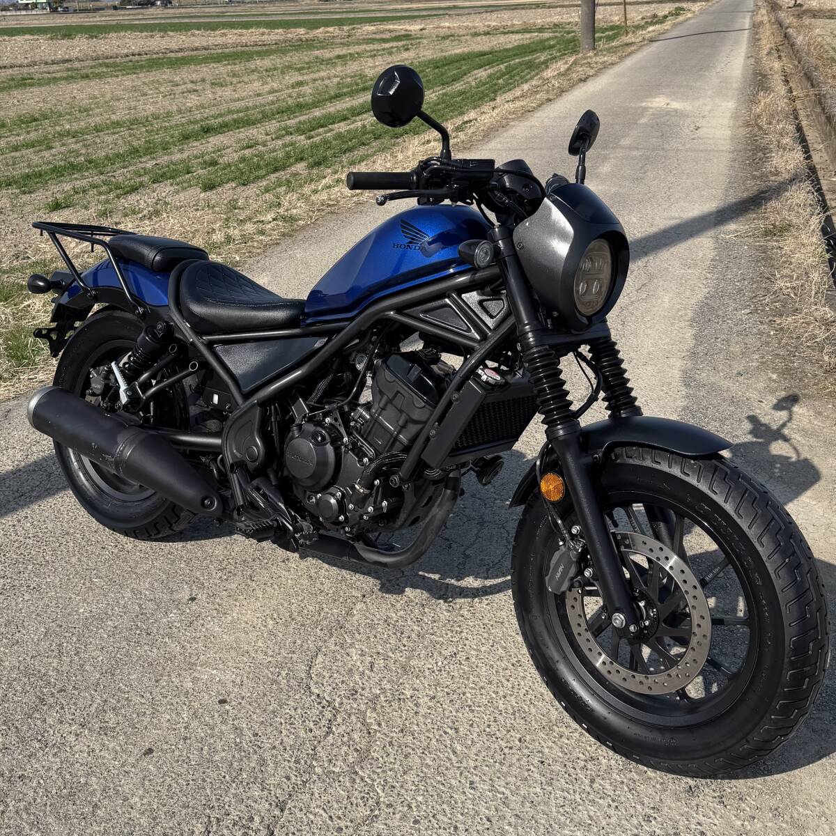 tw200 sr400 トラッカーシート　グラストラッカー 250tr カスタム 汎用トラッカーシート SR400 TW200 TW225 FTR250 FTR223 スポーツ