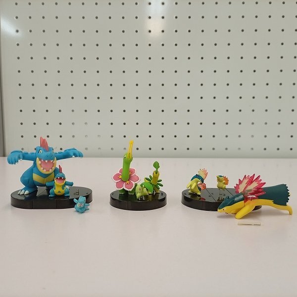 新品】タカラトミー 立体ポケモン図鑑 アルセウスSPECIAL あくタイプの