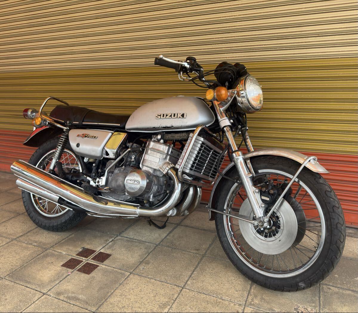SUZUKI GT750ゼンシン芋ショート 全塗装済み 車検取り立て 軽整備済み