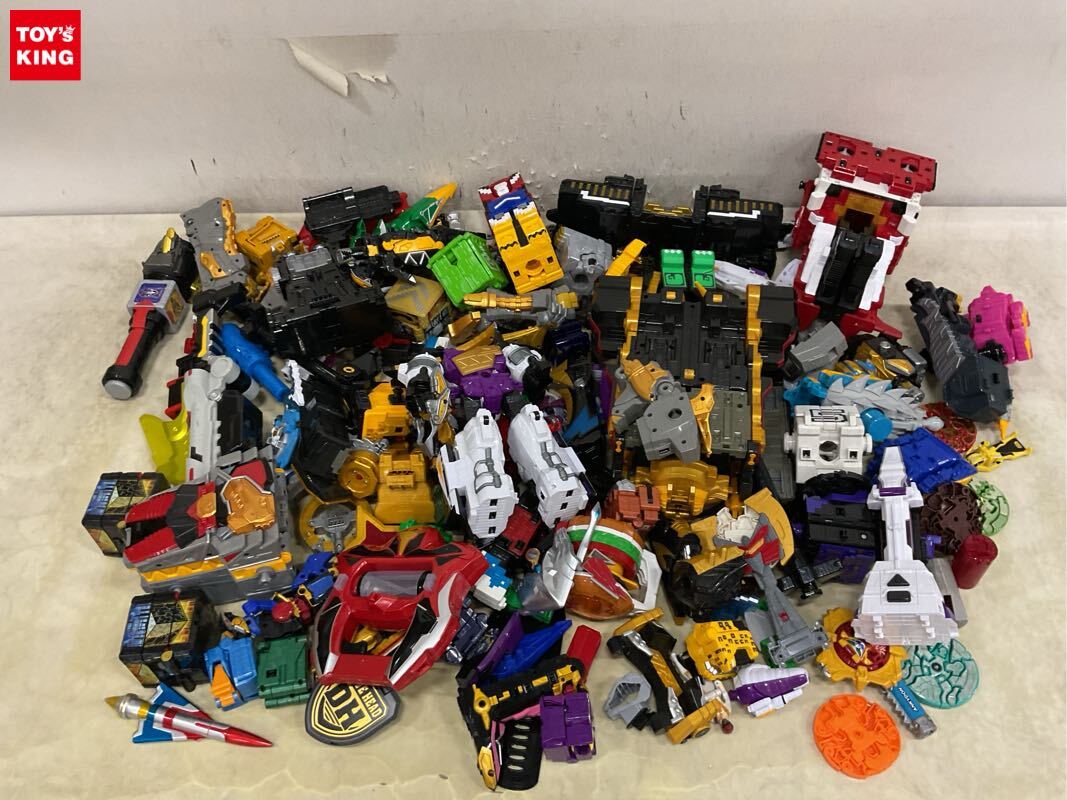 中古】きれいめ ウルトラマンジード 朝倉リク デニムジャケット