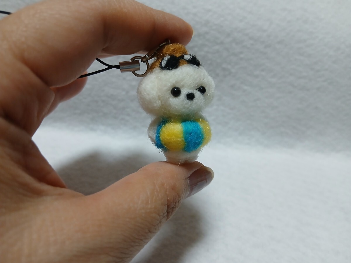 あ～ちゃん　ハンドメイド　マルチーズ柄 新品】マルチーズの刺繍ブローチ○小ぶりサイズ ハンドメイド 犬 動物