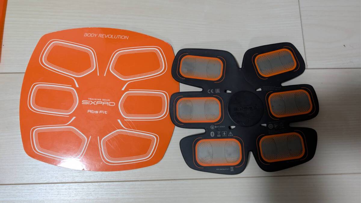 SIXPAD - SIX PAD Body fit シックスパット　ボディフィット　サポートベルト SIX PAD シックスパッド ボディフィット用 サポートベルトの落札情報