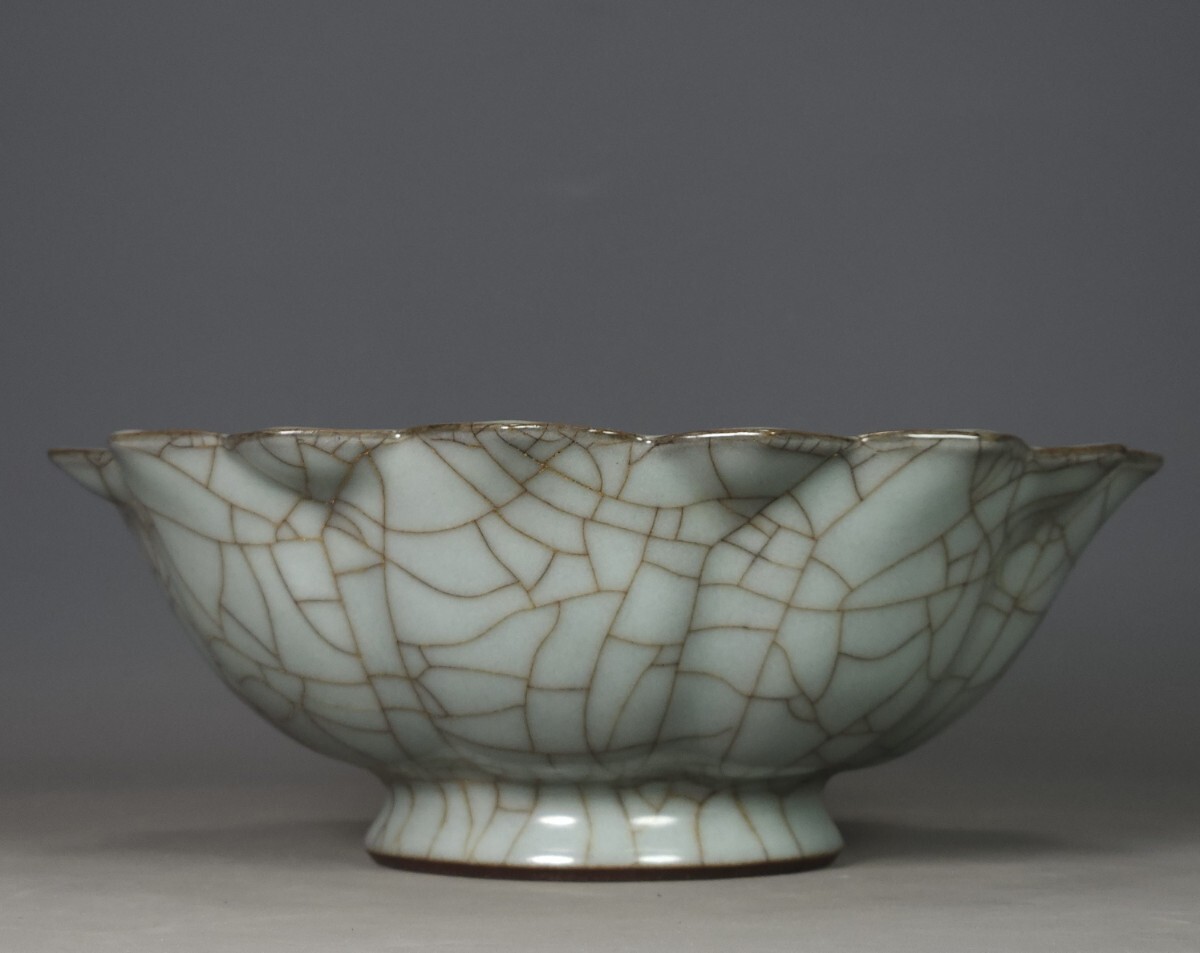 CU722 時代物 珠光青磁茶碗・青磁陰刻花文珠光茶碗 外径18.7cm・珠光