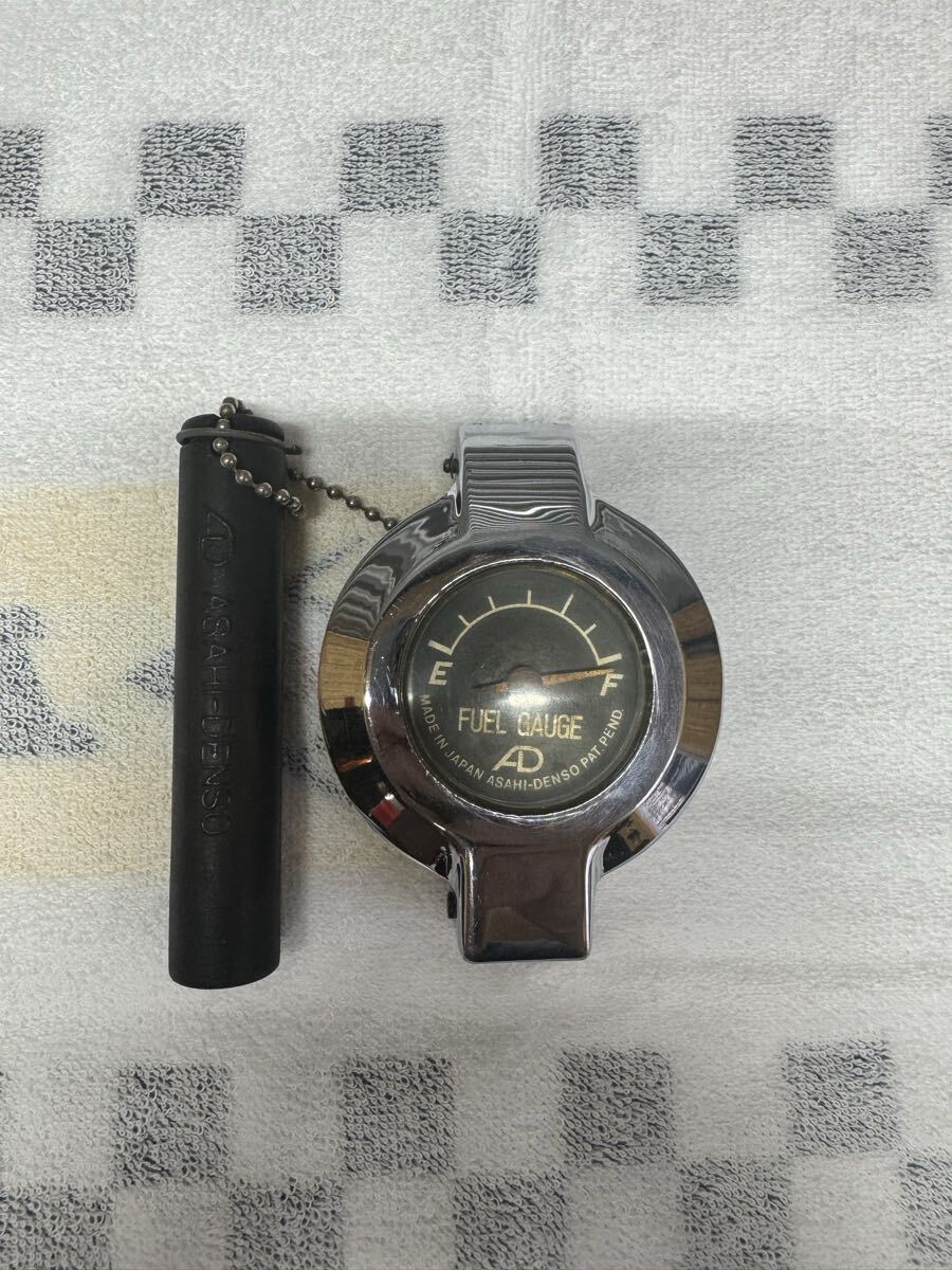 中古】即決!! CB400F FOUR タンクキャップ ロック 特殊形状の鍵です 美