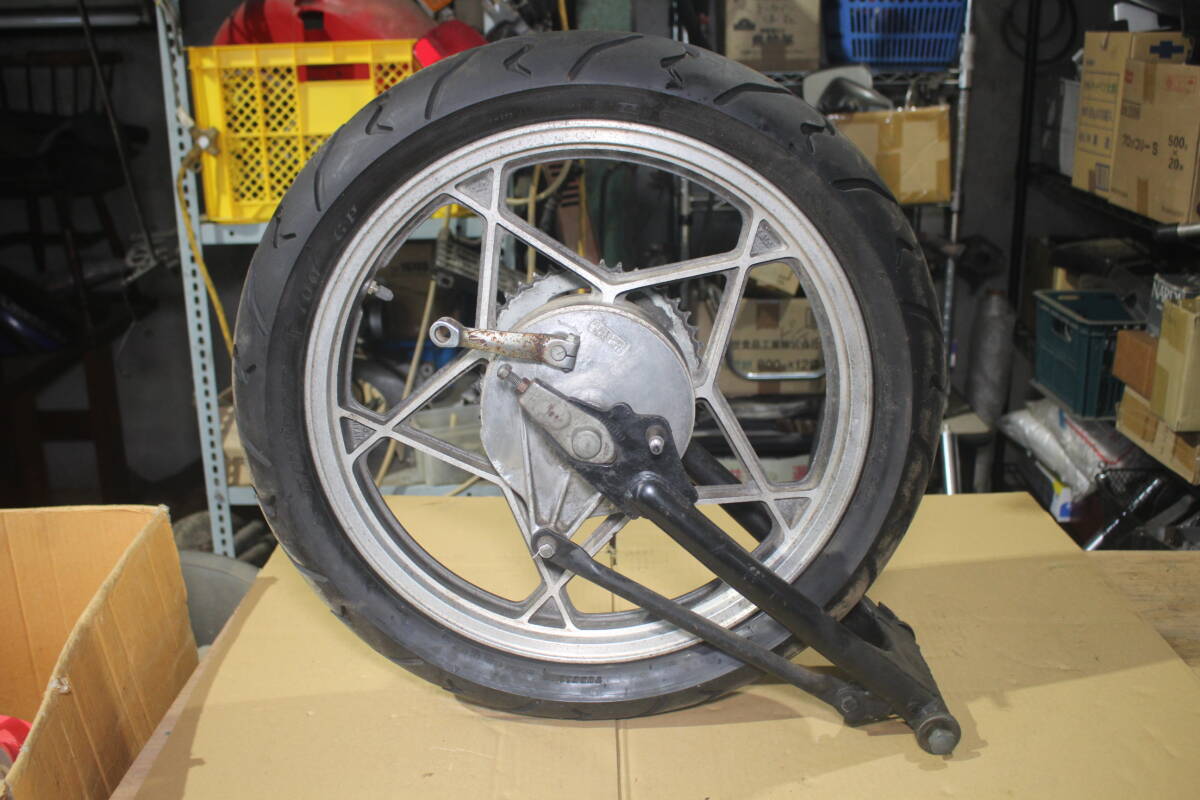 カワサキZ400J 18インチ リアホイール ドラムブレーキ、スイングアーム