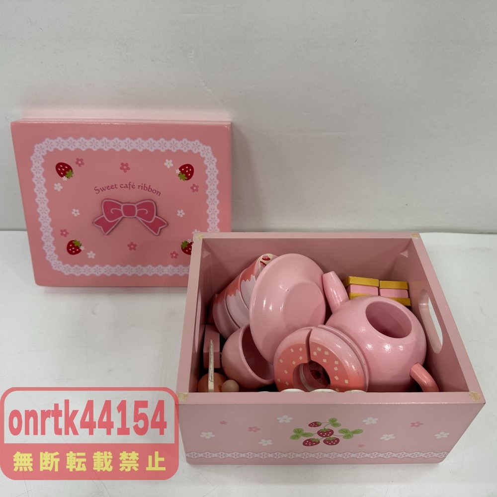 【中古】マザーガーデン BOX, テーブル,イスの3点セット マザーガーデン Mother garden 子供用デスク＆チェア セット いちご
