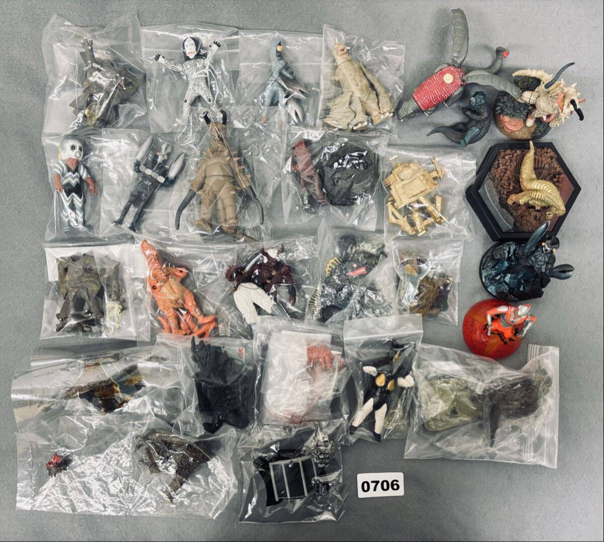 中古】ウルトラマン怪獣名鑑 ドドンゴ対ウルトラマン ミイラの叫び