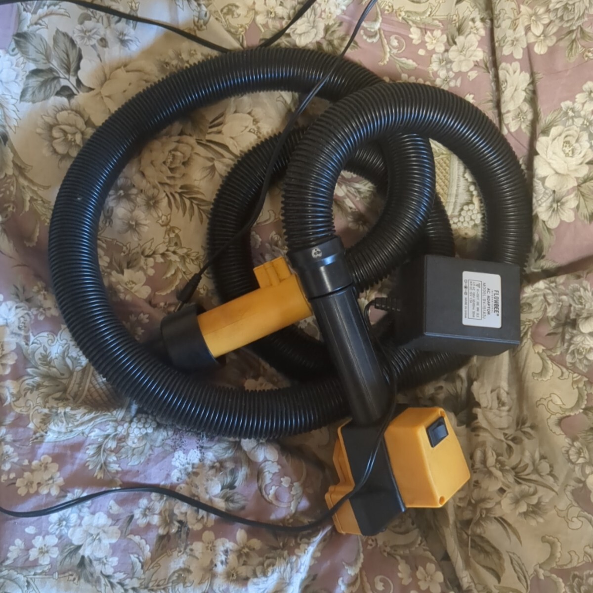 Flowbee フロービー電動バリカン 髪の毛自動吸収 掃除機取り付け型
