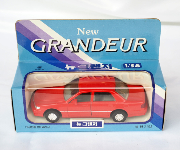1円～ Kingstar Toy 1/35 HYUNDAI NEW GRANDEUR レッド / ミニカーの