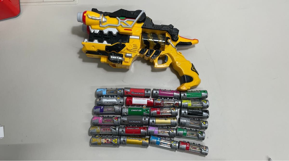 □BANDAI 獣電戦隊キョウリュウジャー 変身銃 ガブリボルバー 説明書