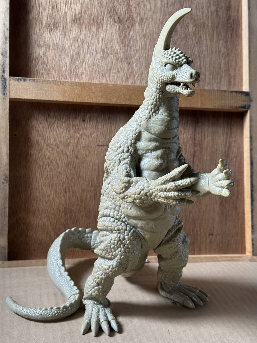 アーストロン「帰ってきたウルトラマン」登場怪獣（マーミット）ソフビフィギュア マーミット 約32cm アーストロン ソフビ 組み立て済み 帰ってきた