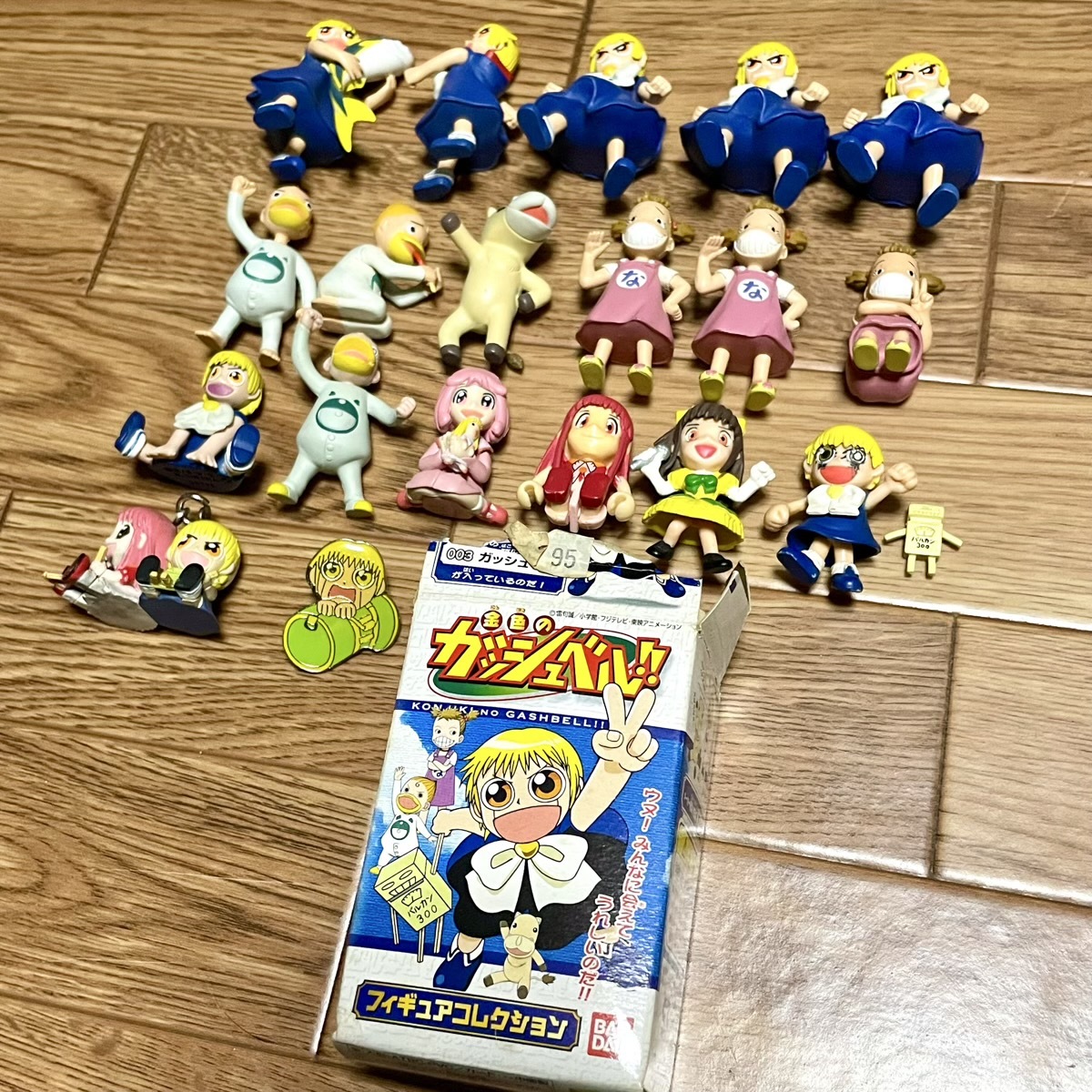 金色のガッシュベル フィギュア 12点セット 未使用 ジオラマ 本型