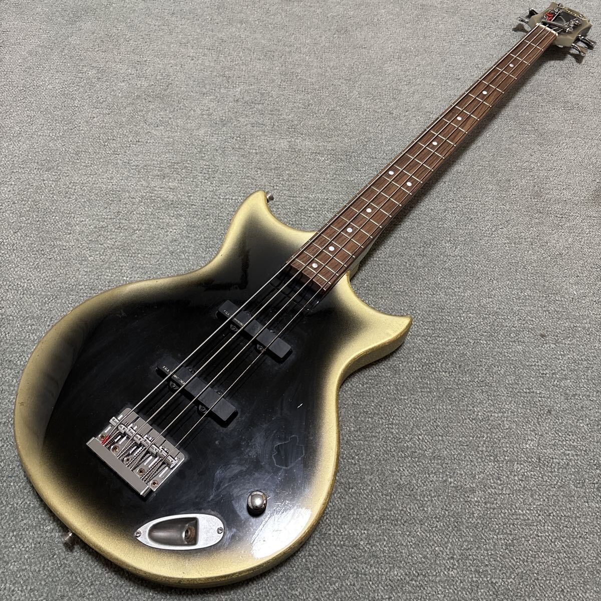 中古】Burny Eins:Vier luna モデル 直筆サイン入りエレキベースの落札
