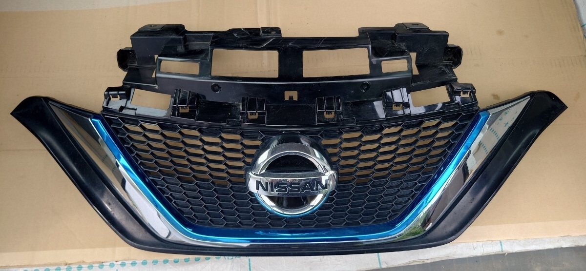 ニスモカラー レッドライン 日産 E12 ノート e-POWER 純正 フロント