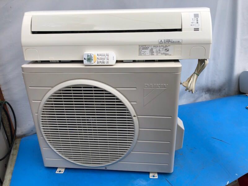 ダイキンルームエアコン F22GTNS-W 06年製