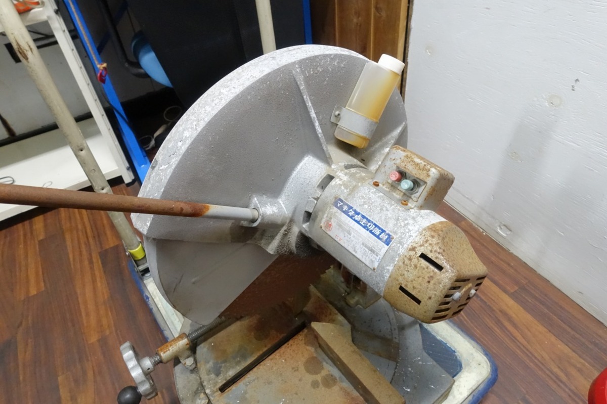 マキタ　卓上切断機　2415 マキタ 卓上切断機 モデル:2415 丸ノコ 370-380mm(切断機一般)｜売買