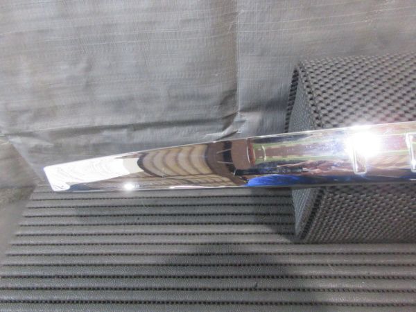 インフィニティ リアフィニッシャー 84861-EJ70A 超美品｜パーツ