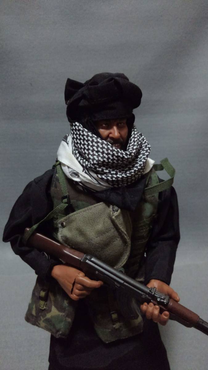 イスラム兵士 タリバン風 ミリタリーフィギュアカスタム AK-47