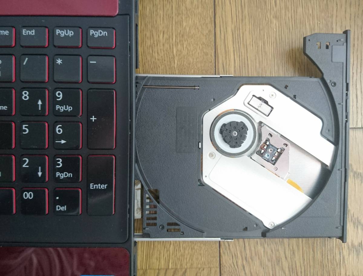 タッチ対応モデルを拡充した15 6型a4主力ノート Fmv Lifebook Ah 2013年pc春モデル Itmedia Pc User