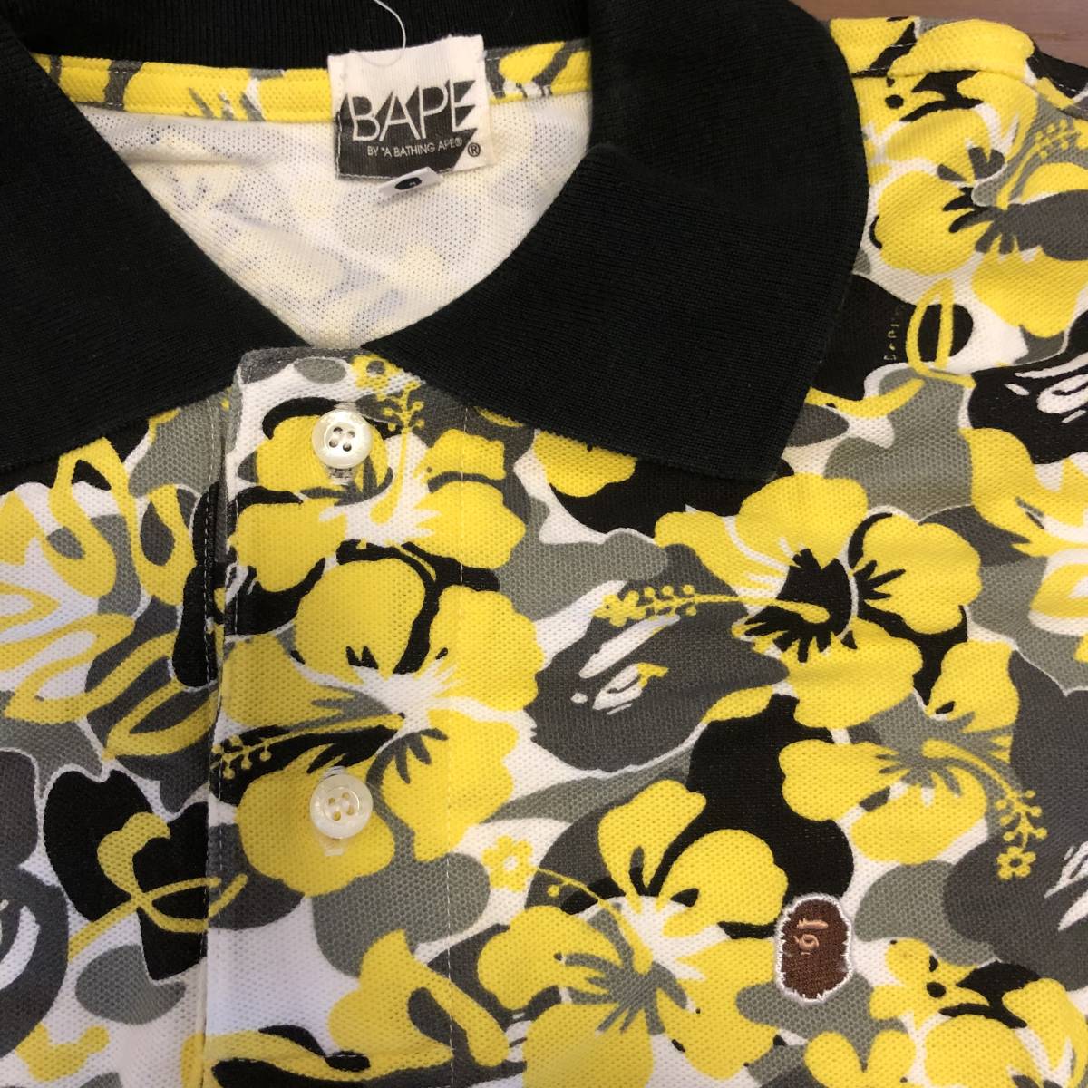 □A BATHING APE (ア ベイシング エイプ) ハイビスカス迷彩柄