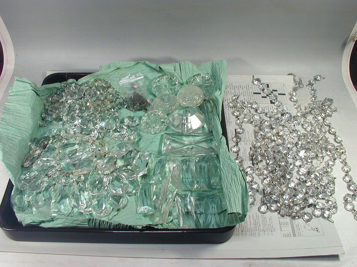 ビンテージ シャンデリア ガラス パーツ ビーズ チェーン たくさん 色々 部品 カットガラス 照明 手作り レトロ アンティーク の落札情報詳細 ヤフオク落札価格情報 オークフリー スマートフォン版