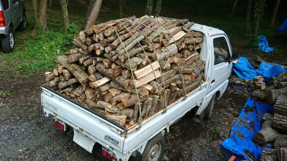 福岡県　広葉樹（柳）薪 2年乾燥済み 引取り限定 dedachi23-oya.jpg