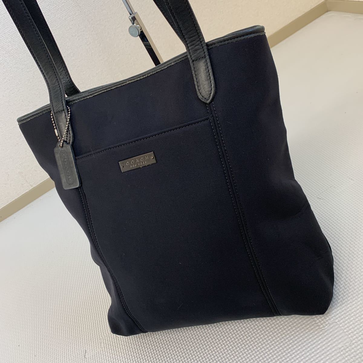 良品 Coach コーチ トートバッグ 肩掛け鞄 黒 メンズ 一部レザー使用 オールドコーチ ビンテージ 高級 紳士服 人気モデル の落札情報詳細 ヤフオク落札価格情報 オークフリー スマートフォン版