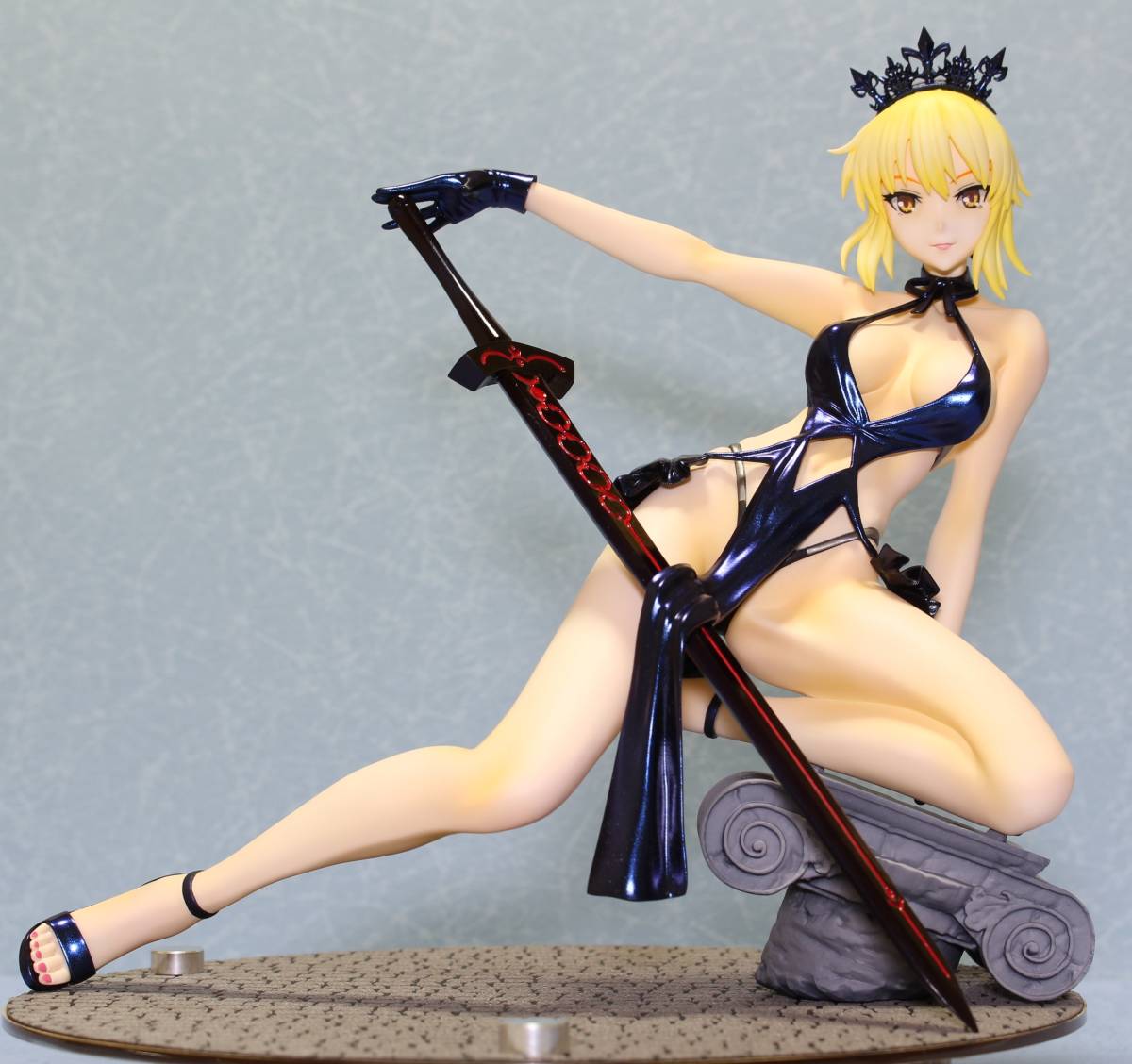 塗装済み完成品 アルトリア・ペンドラゴン（オルタ）グラビアンスキー