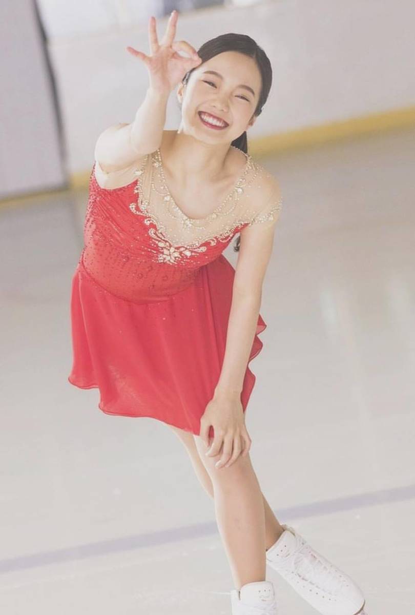新品】フィギュアスケート サイン L判写真 5枚 女子スケート の落札