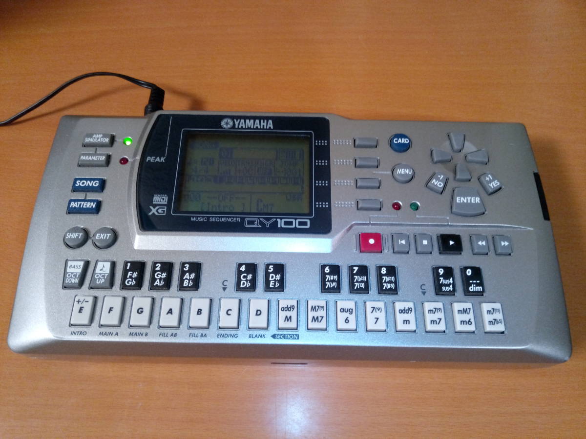 YAMAHA ヤマハ モバイルシーケンサー QY100（☆ YAMAHA QY100