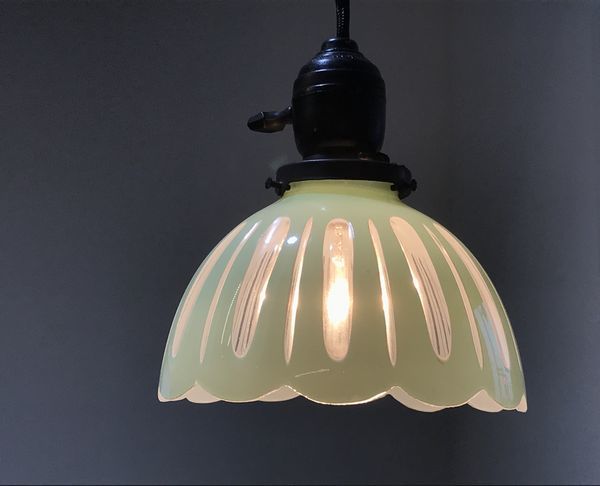 1930年代 アール・デコ ミルクガラス 電気傘 電傘 シェード 1930年代 アール・デコ ミルクガラス 電気傘 電傘 シェード 1930年代