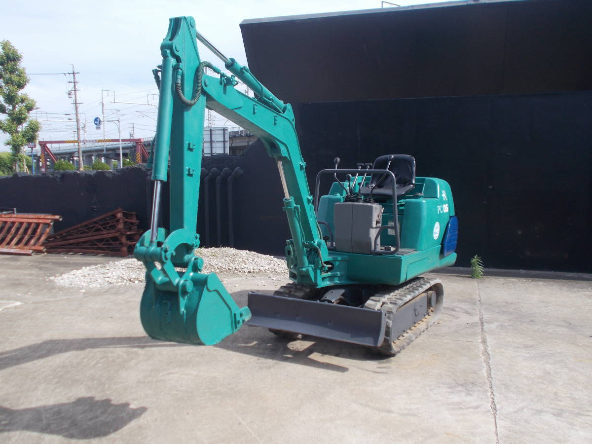 ★　バッテリー新品　コマツＰＣ０５　ユンボ　★