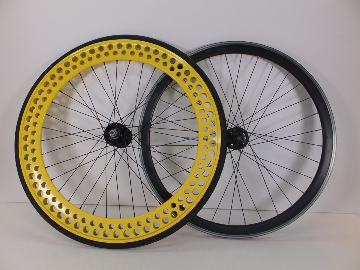 Shimano RS100ホイール + タイヤ＋ホイールバック2本用 Shimano RS100ホイール + タイヤ＋ホイールバック2本用