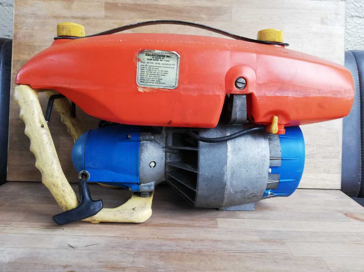 エンジンアクアスクーター、水中スクーター