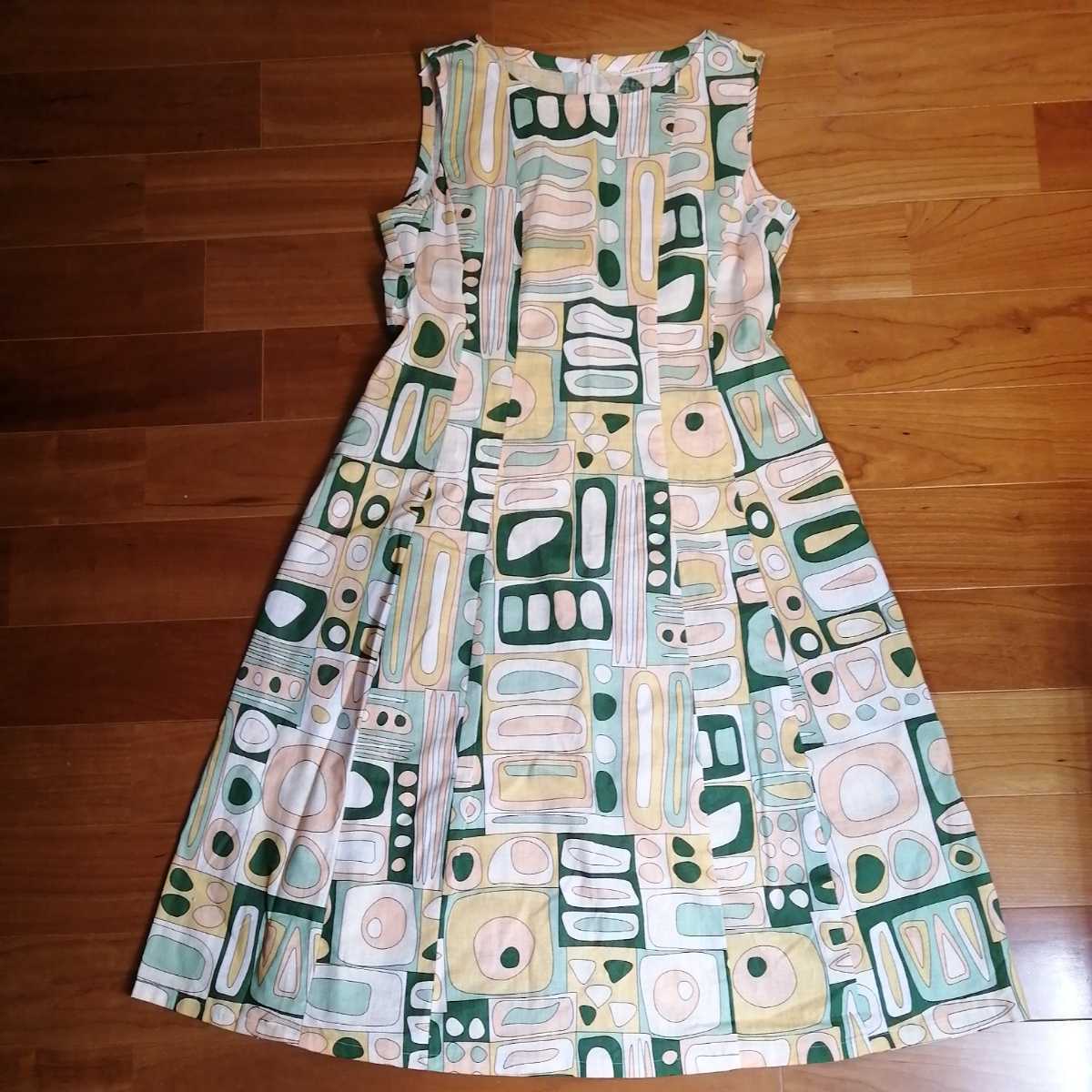 Lover S Birthday ラバーズバースデイ ノースリーブワンピース 幾何学模様風ワンピース 麻混 グリーン系 サイズ40 の落札情報詳細 ヤフオク落札価格情報 オークフリー スマートフォン版