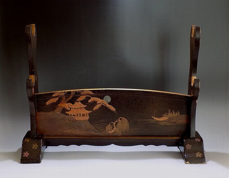 【値下げ交渉⭕️】蒔絵 刀掛 木製 金蒔絵 武士 置物 値下げ交渉⭕️】蒔絵 刀掛 木製 金蒔絵 武士 置物