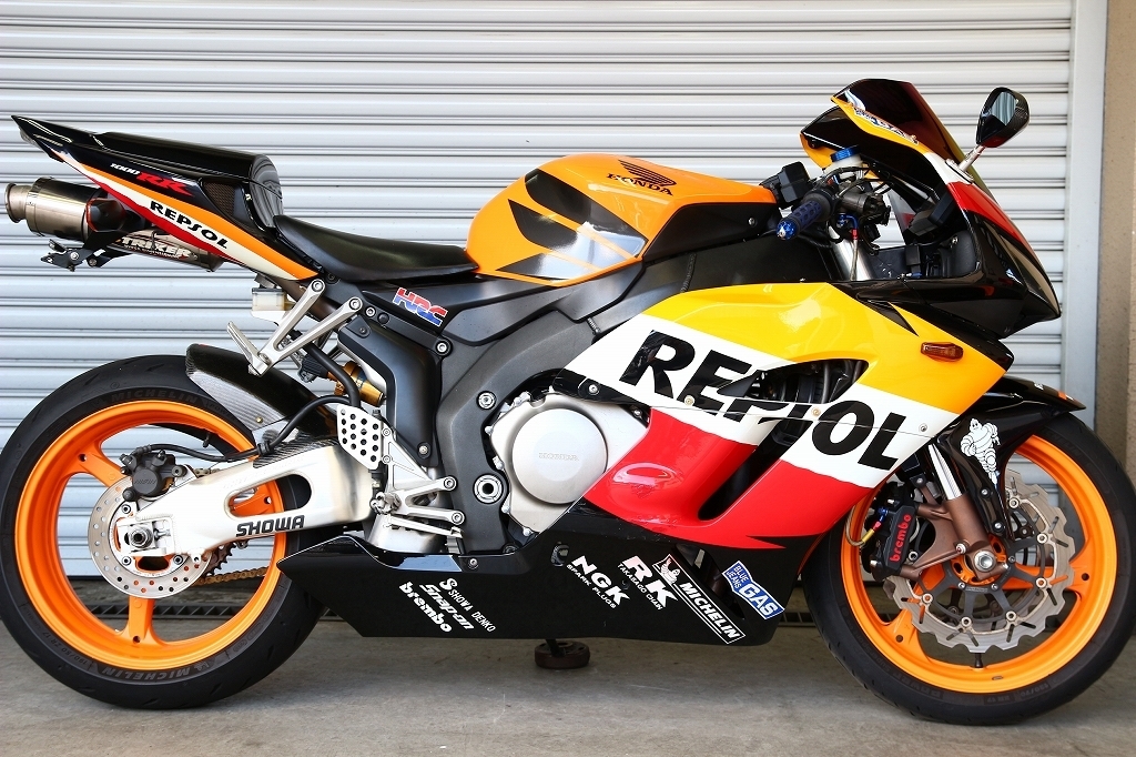 Cbr1000rr レプソルカラー オーリンズサス ブレンボモノブロック ストライカーマフラー Sc57 ローンok の落札情報詳細 ヤフオク落札価格情報 オークフリー スマートフォン版