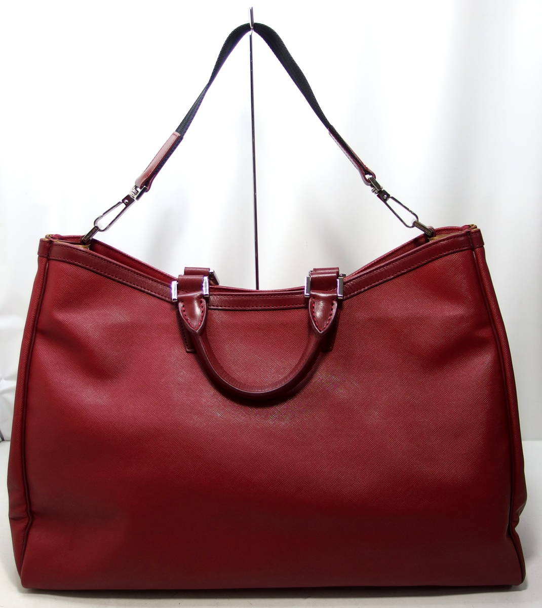 Bravura Del T 2way トートバッグ ショルダーバッグ レッド 赤 Pvc レザー 手提げ 鞄 肩掛け ブラビューラデルティ の落札情報詳細 ヤフオク落札価格情報 オークフリー スマートフォン版