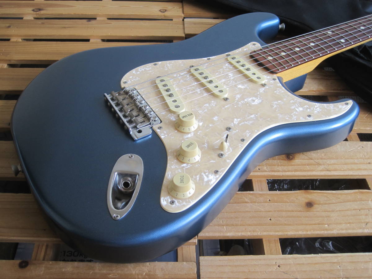 Fender Japan(フェンダージャパン)ST62 レアカラー!!艶消しOLB風