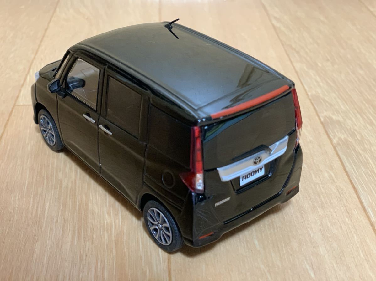 非売品 トヨタ 1/30 ルーミー ROOMY ブラックマイカメタリック 色見本 