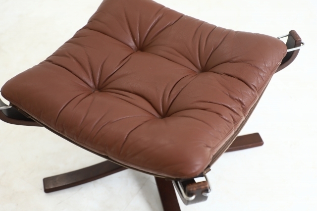 バットネ VATNE”社“ファルコンチェア Falcon Chair オットマン 【公式
