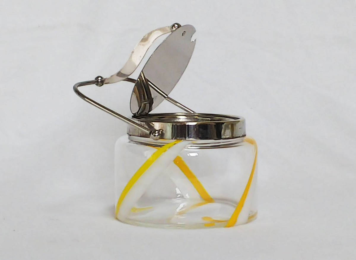 昭和レトロ シュガーポット アンティーク レトロモダン雑貨 食器 角砂糖入れ お洒落なツートーン斜めストライプ柄 の落札情報詳細 ヤフオク落札価格情報 オークフリー スマートフォン版