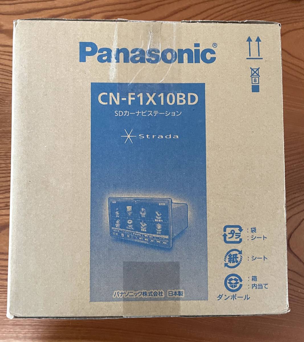 パナソニック カーナビ ストラーダ CN-F1D9GD 未使用品 Panasonic