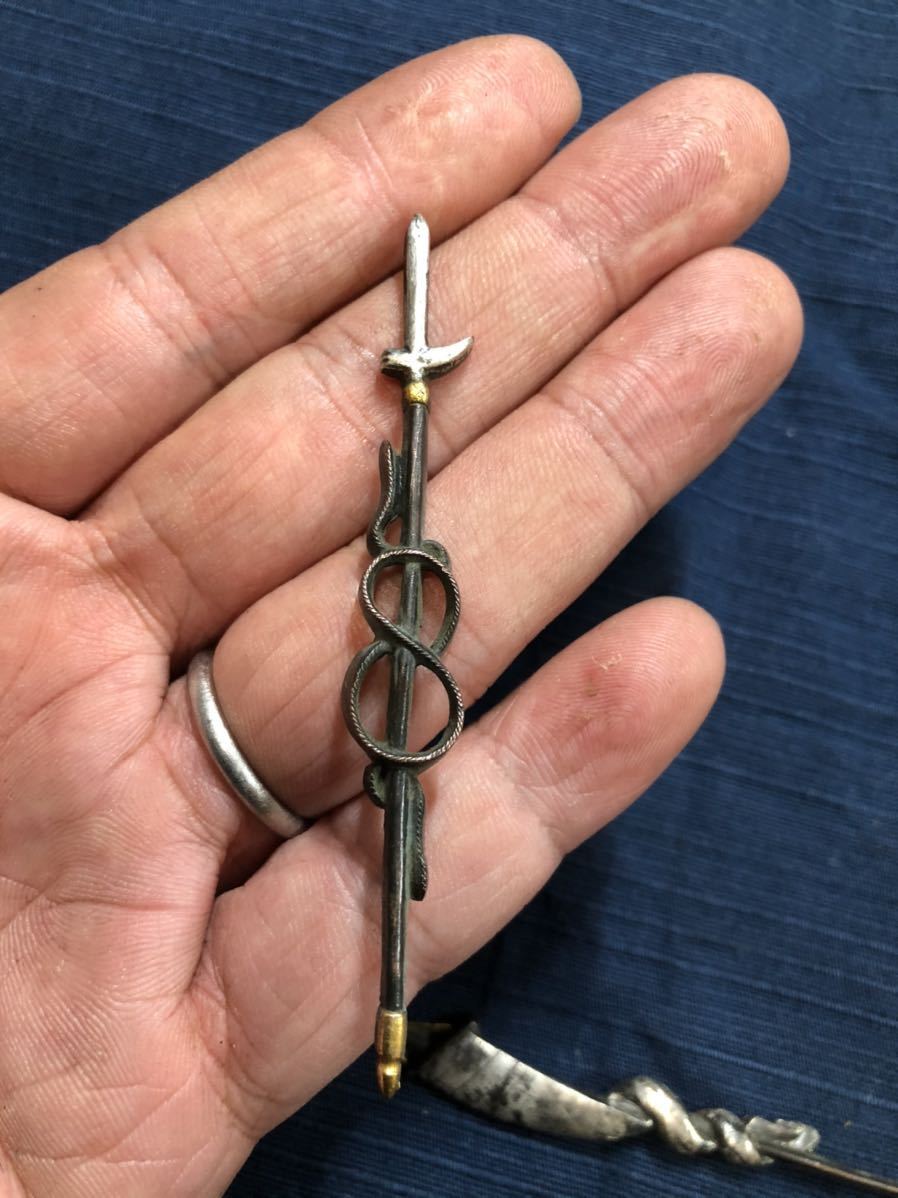 煙草下物 「金銀色絵象嵌武者絵」加藤清正十字槍 高彫純銀キセル 水晶