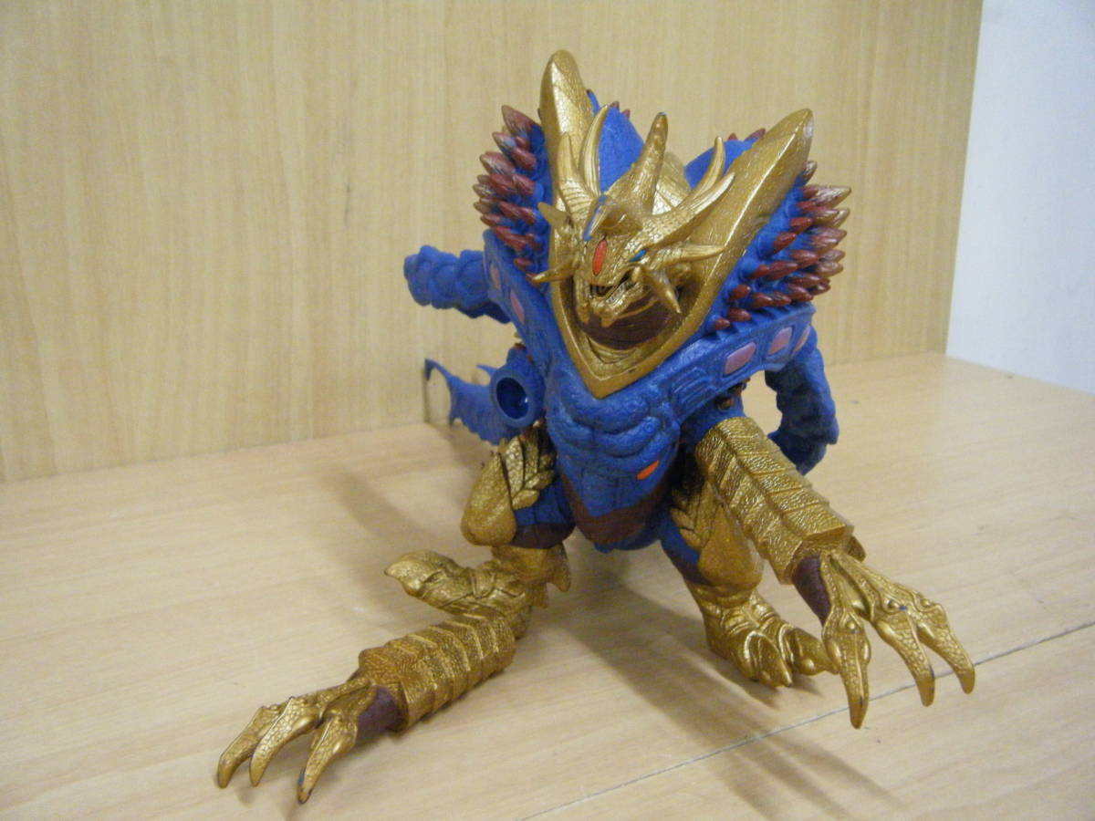 ウルトラマン怪獣フィギュア ユーキラーザウルス Uキラーザウルス　ソフビ　タグ付 Amazon.co.jp: ウルトラ怪獣シリーズ 2006 究極超獣 Uキラー