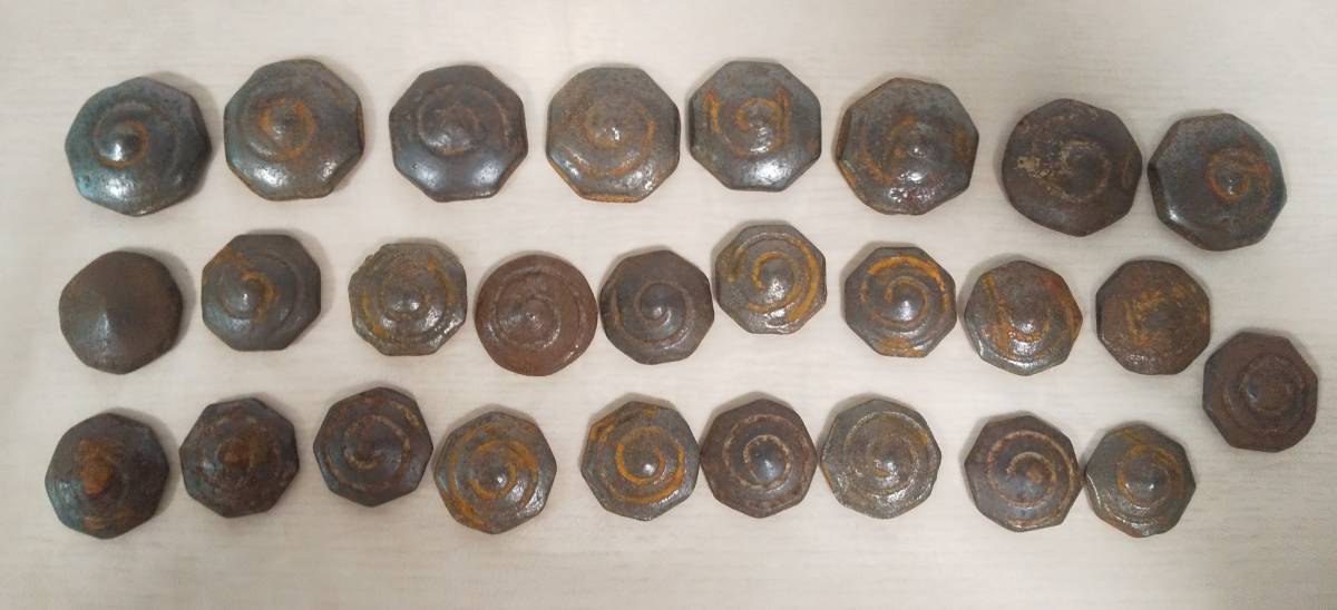 H□ベーゴマ 鉄製 27個 まとめて ベイゴマ 貝独楽 こま 八角形 名字 ...