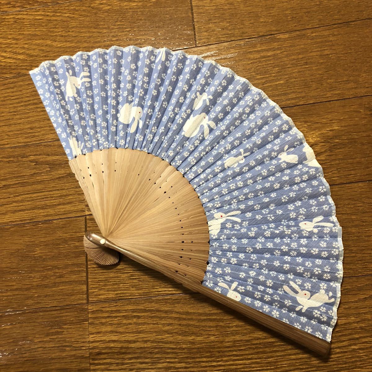 うさぎ 京扇子 扇子 センス 夏 涼 兎 桜 ブルー 青 の落札情報詳細 ヤフオク落札価格情報 オークフリー スマートフォン版